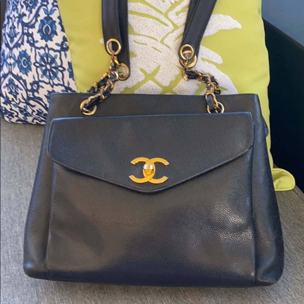 Authentic CHANEL handbag. - Picture 5 of 8